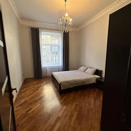 On Centre Apartment *